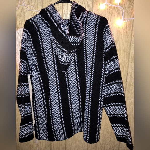 Earth Ragz Black and White Pullover Sweatshirt with Kangaroo Pocket - Picture 4 of 4